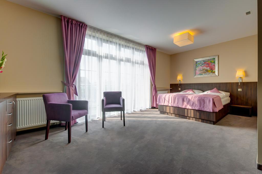 Hotel Figa Plewiska Quarto foto