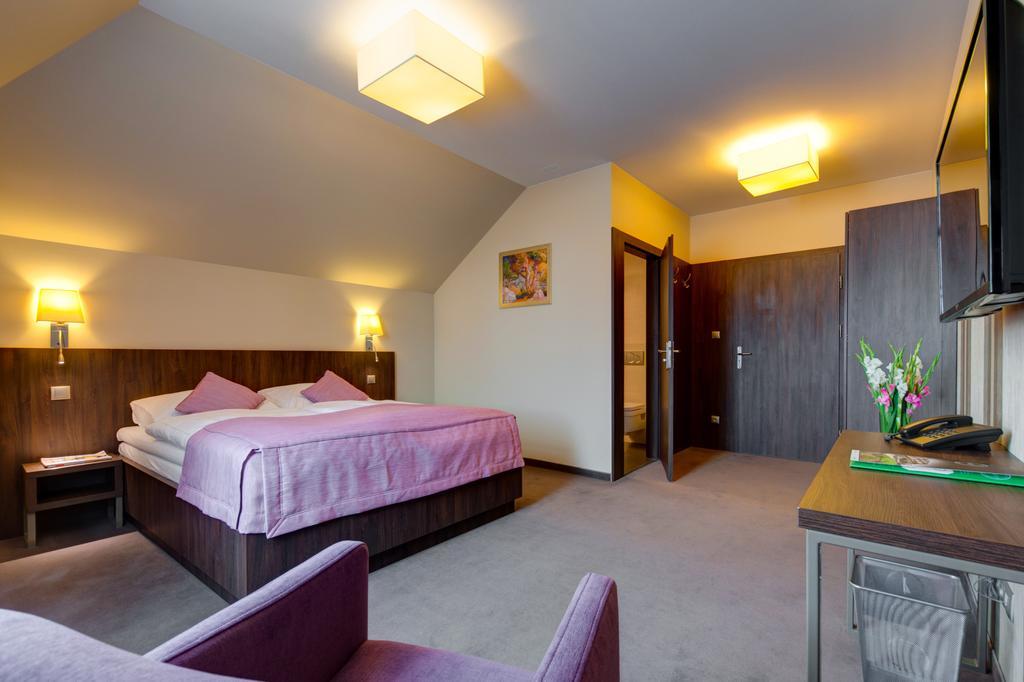 Hotel Figa Plewiska Quarto foto